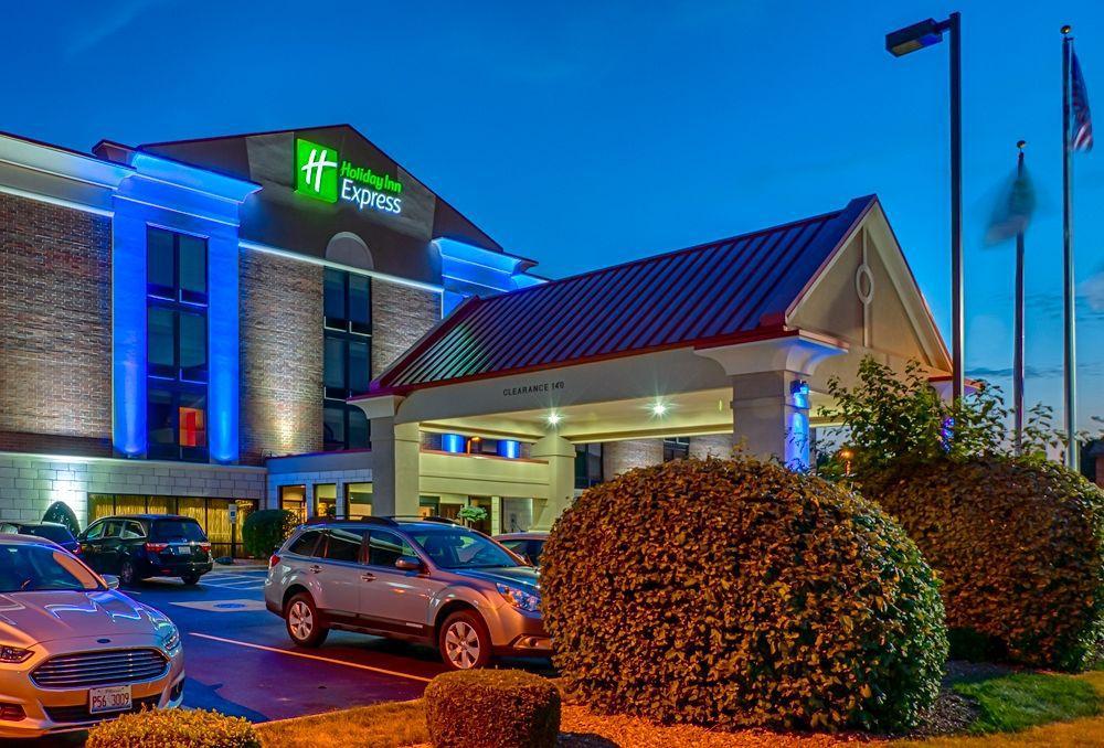 Holiday Inn Express Crestwood By Ihg Luaran gambar