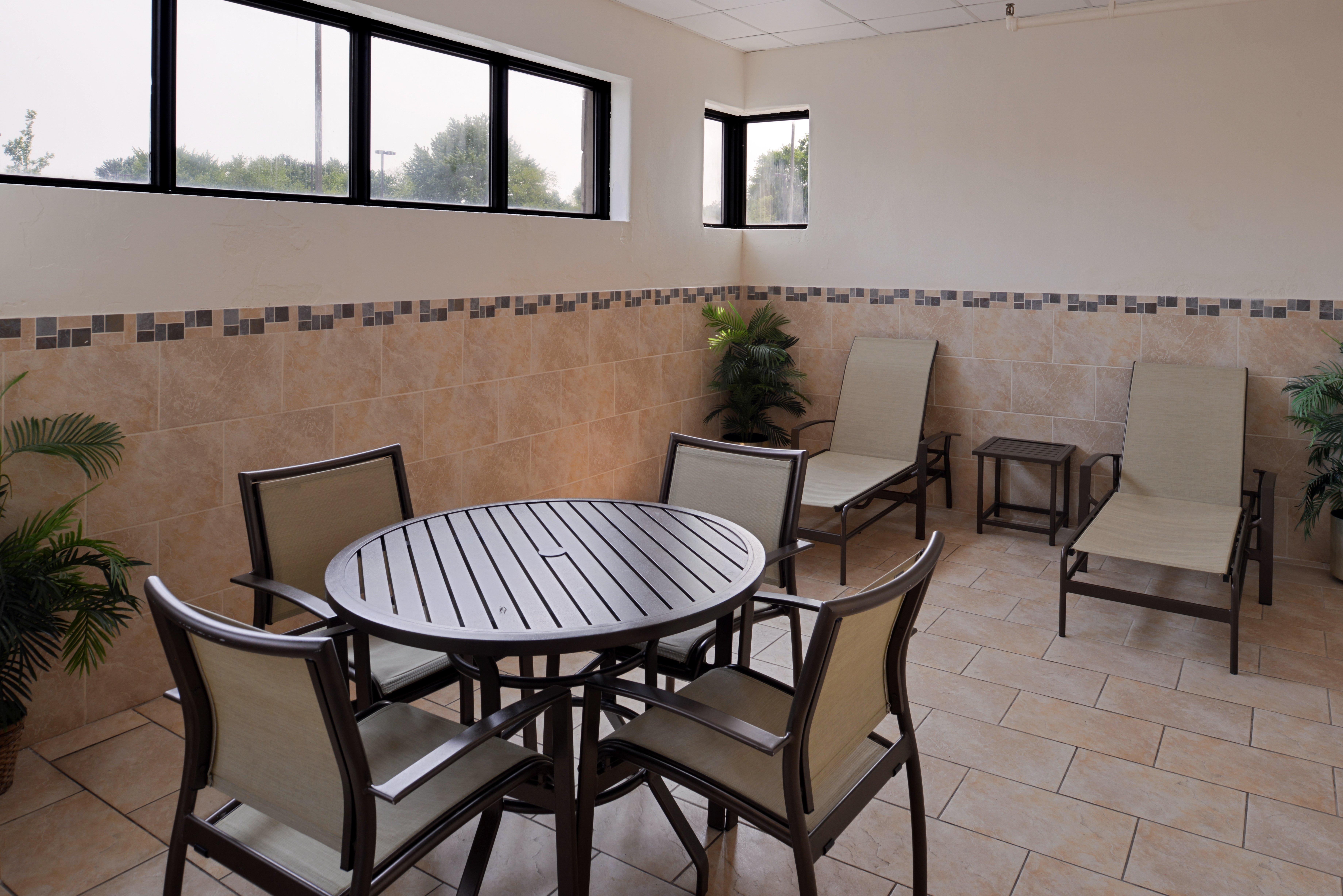Holiday Inn Express Crestwood By Ihg Luaran gambar