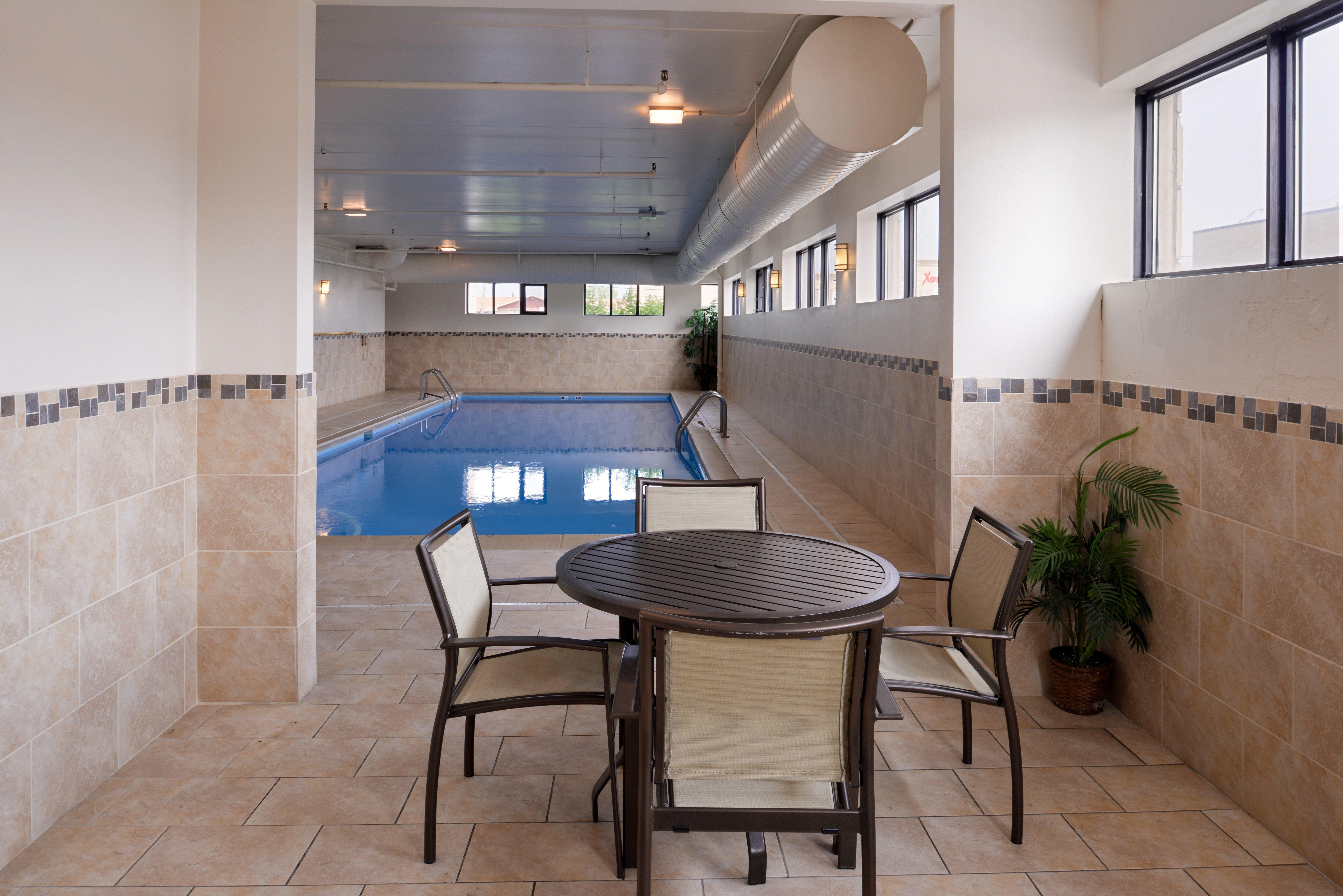 Holiday Inn Express Crestwood By Ihg Luaran gambar