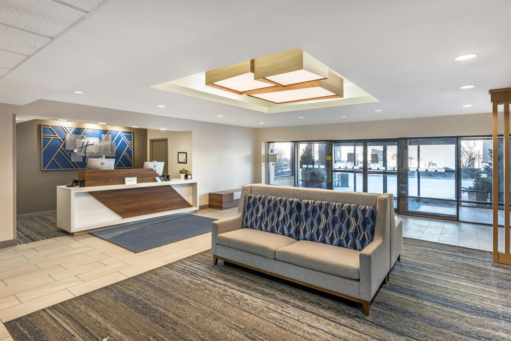 Holiday Inn Express Crestwood By Ihg Luaran gambar