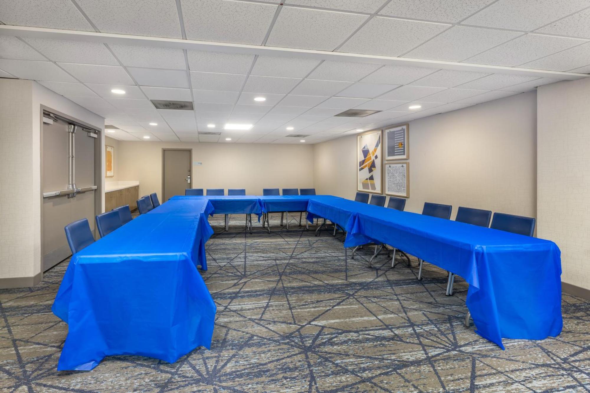 Holiday Inn Express Crestwood By Ihg Luaran gambar