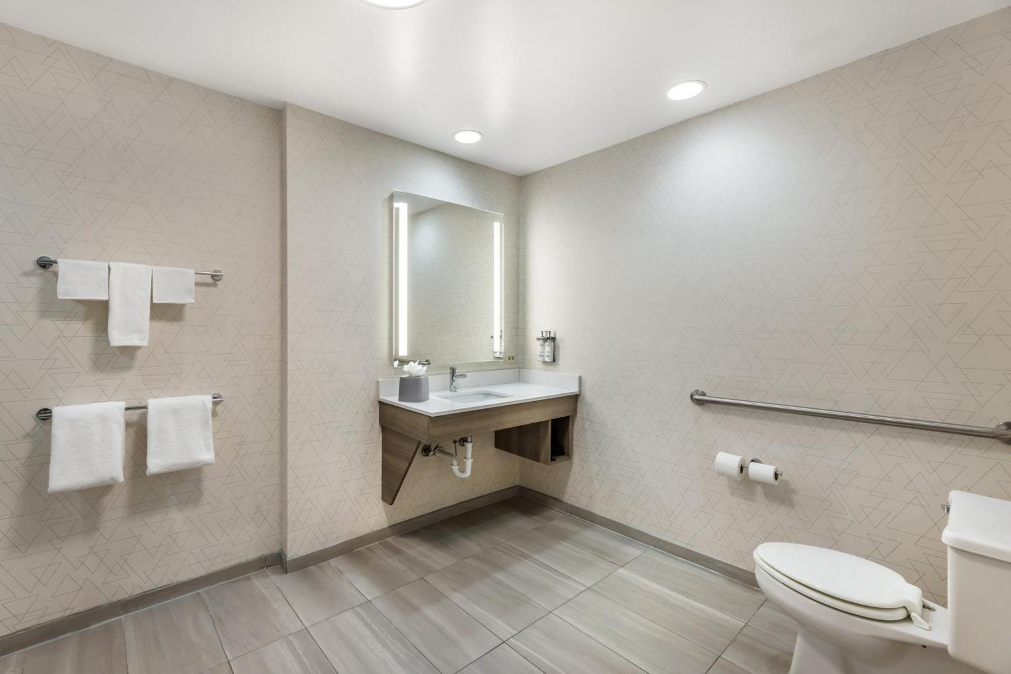 Holiday Inn Express Crestwood By Ihg Luaran gambar
