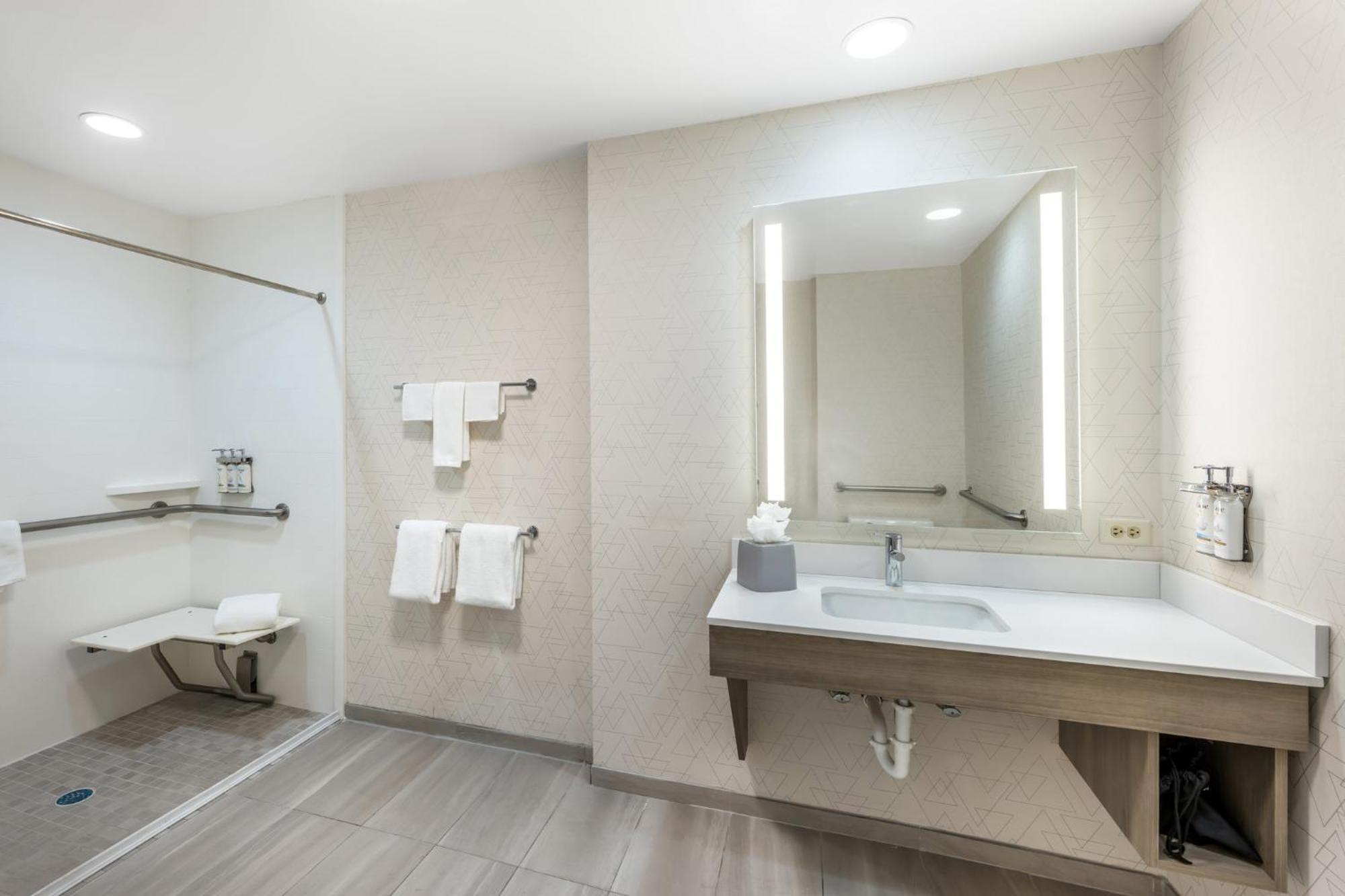 Holiday Inn Express Crestwood By Ihg Luaran gambar