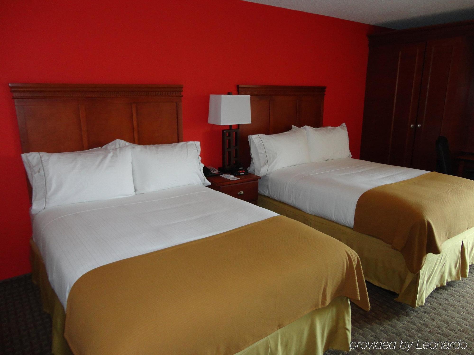 Holiday Inn Express Crestwood By Ihg Luaran gambar